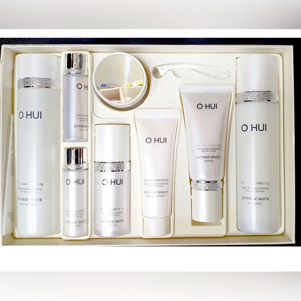OHUI Extreme White of Brightening and Anti Aging Special Set